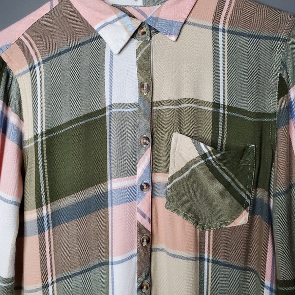 Maurices  Small Flannel Button Down  Plaid Shirt  Flare - Picture 6 of 9